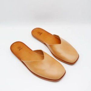 Sevilla Smith The Salina in Ibiza Camello, NWT size 37